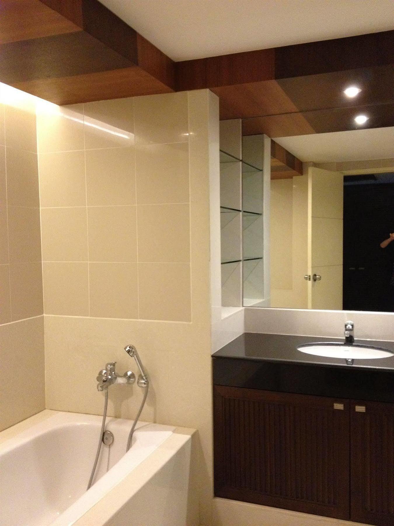 Gardengrove Suites Bangkok Exterior photo