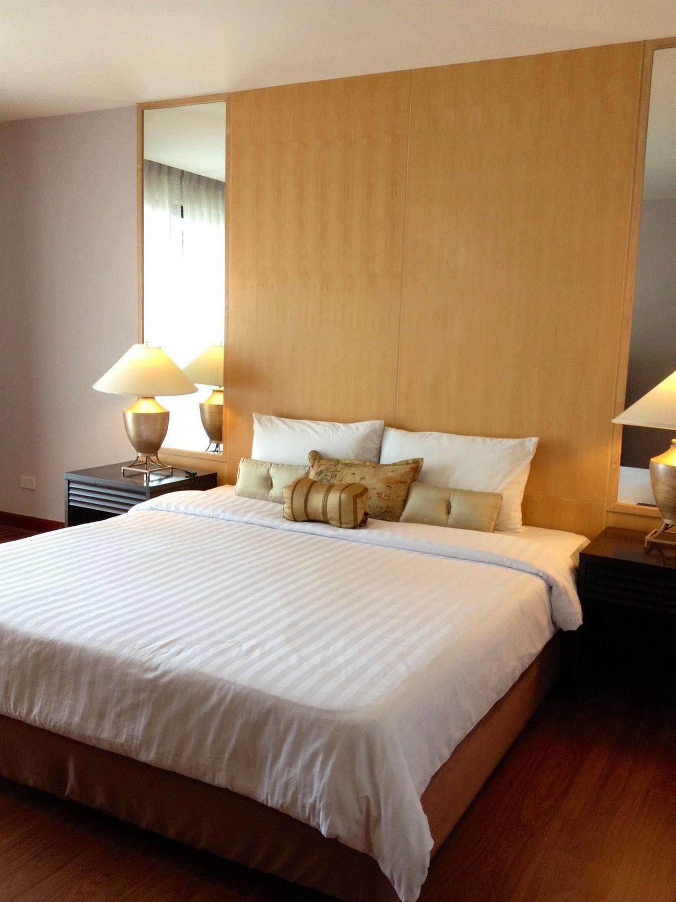 Gardengrove Suites Bangkok Exterior photo