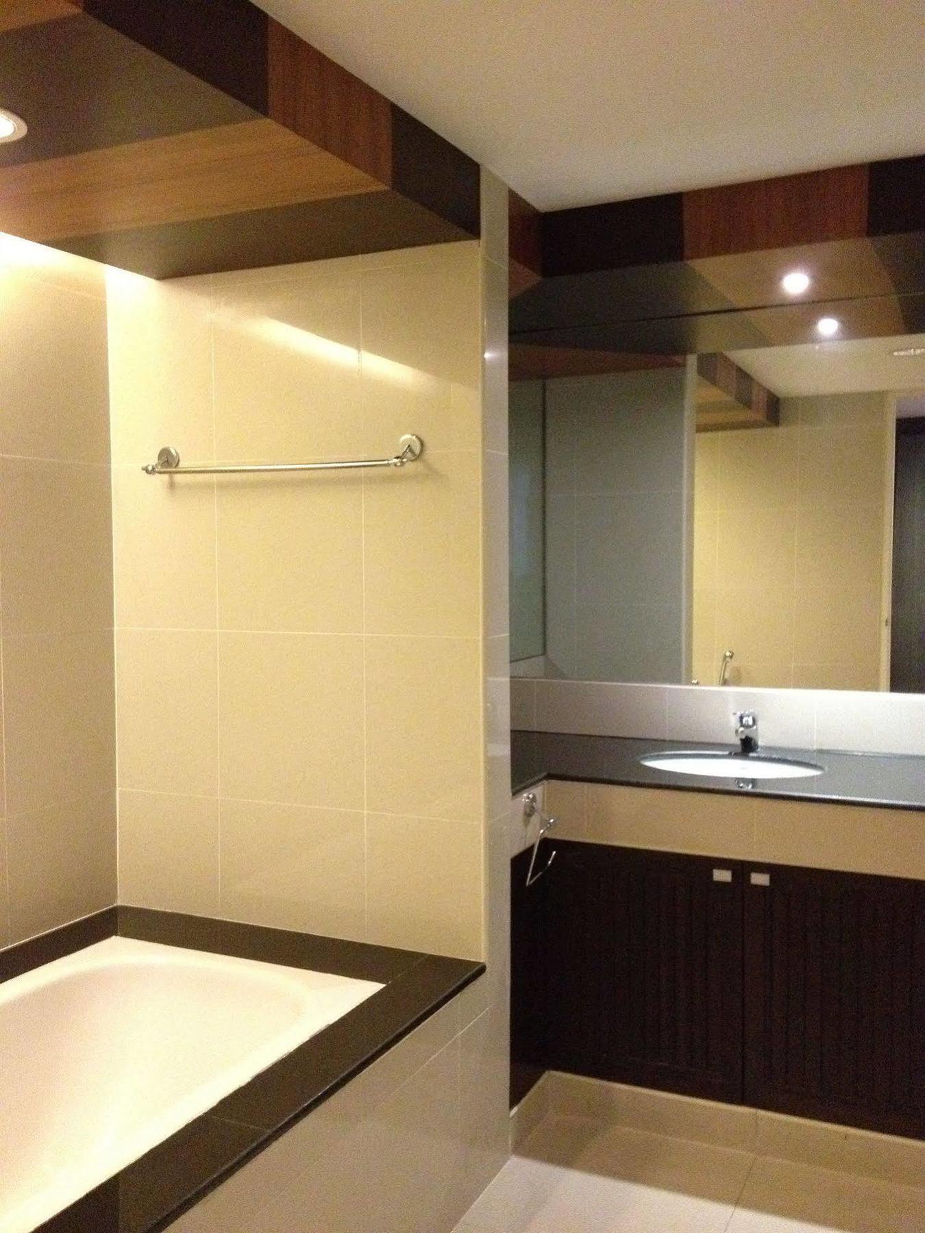 Gardengrove Suites Bangkok Exterior photo