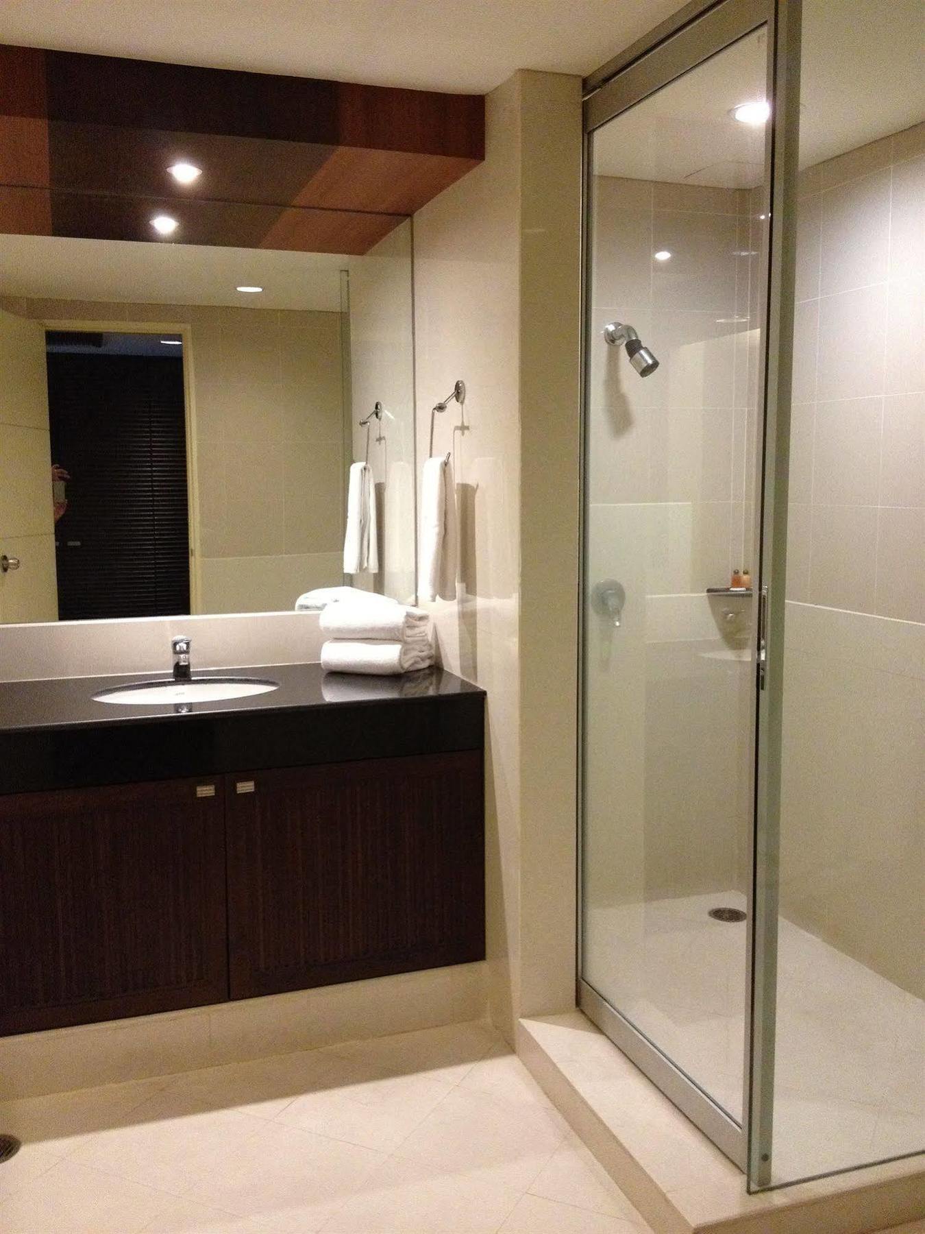 Gardengrove Suites Bangkok Exterior photo
